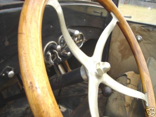 1925 Essex Stearing Wheel.jpg